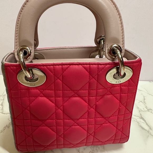 💎✨Authentic 💎✨Dior
Multicolor Cannage Quilted Lambskin Leather Mini Lady Dior - Picture 2 of 11